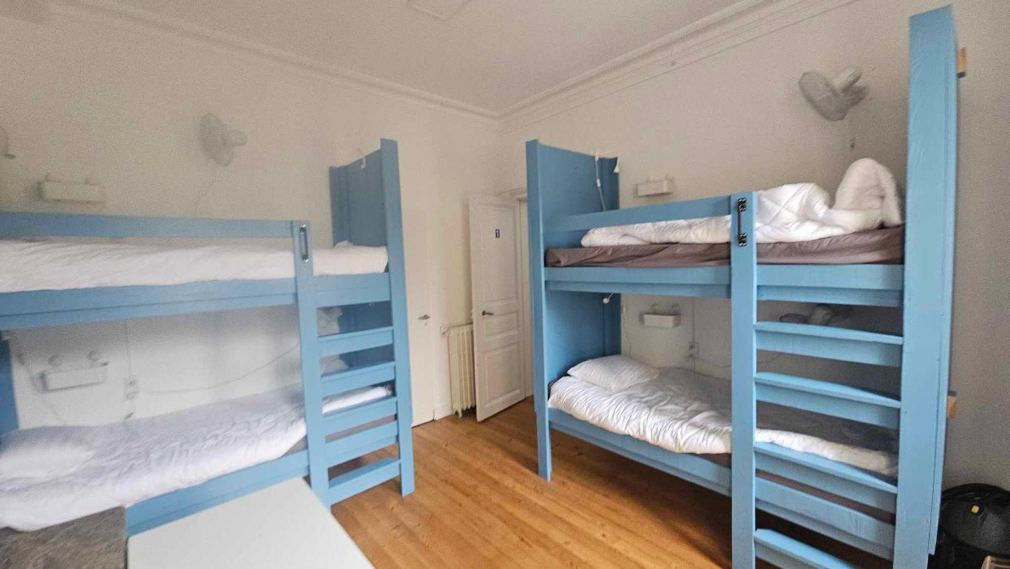 בורדו Bed In 6-Bed Mixed Dormitory Le Jardin Cafe מראה חיצוני תמונה