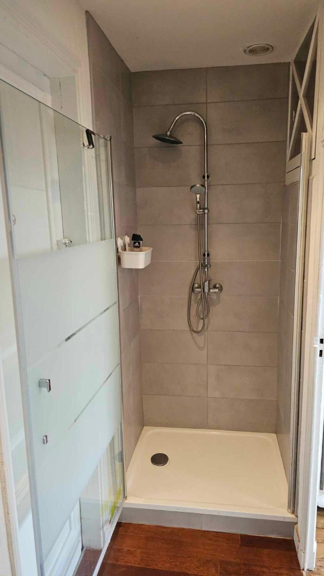 בורדו Bed In 6-Bed Mixed Dormitory Le Jardin Cafe מראה חיצוני תמונה